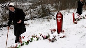 Gräber der Opfer des Massakers von Recak – Dutzende Zivilisten wurden 1999 von serbischen ...