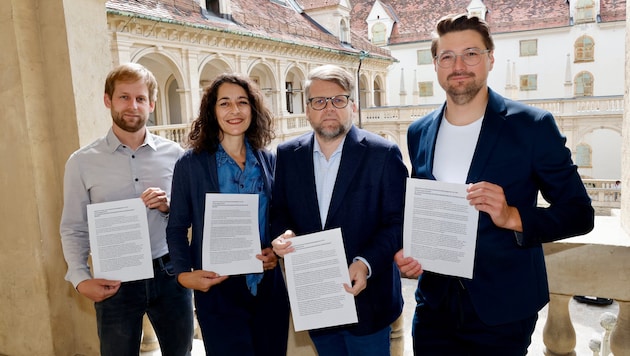 Ziehen an einem Strang: Alexander Melinz (KPÖ), Sandra Krautwaschl (Grüne), Hannes Schwarz (SPÖ) ...