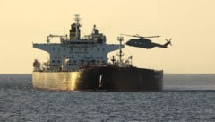 Ein britisches Einsatzkommando landete per Helikopter auf dem Schiff.