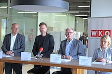 Thomas Mayr, Johannes Steurer, Karlheinz Kopf und Gudrun Petz-Bechter (v.l.) orteten ...
