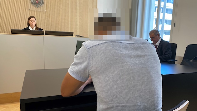 Der Angeklagte wollte vom zarten Alter der Jugendlichen nichts gewusst haben.