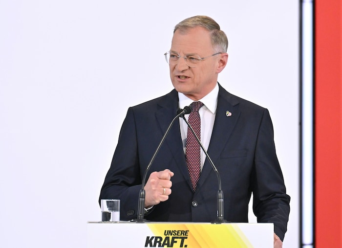 Landeshauptmann Stelzer macht Werbung für das Modell Oberösterreich.