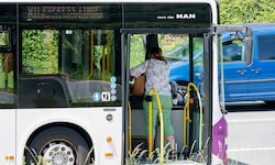 Drei Linien fahren im Schienenersatzverkehr entlang der Lokalbahnstrecke – auch schnelle ...
