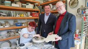 Werkstattbesuch in Gmunden: Kevin Scott (re.), Markus Friesacher