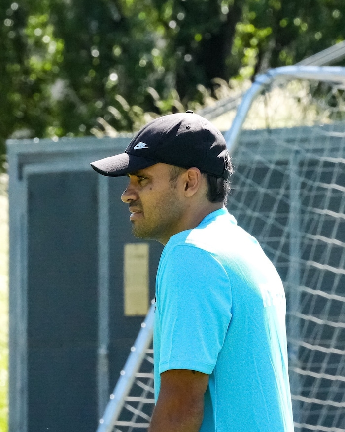 Coach Martin Brenner ist derzeit noch ein wenig eingeschränkt.
