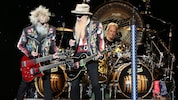 Elwood Francis, Billy Gibbons und (der nicht üppig bärtige) Frank Beard halten die Legende ZZ ...