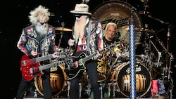 Elwood Francis, Billy Gibbons und (der nicht üppig bärtige) Frank Beard halten die Legende ZZ ...