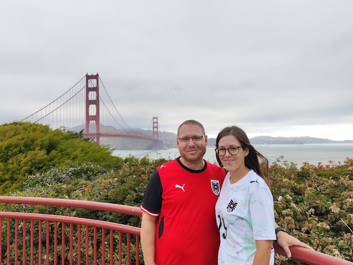 Sabrina und Sebastian kamen direkt von einer Hochzeit nach San Francisco.
