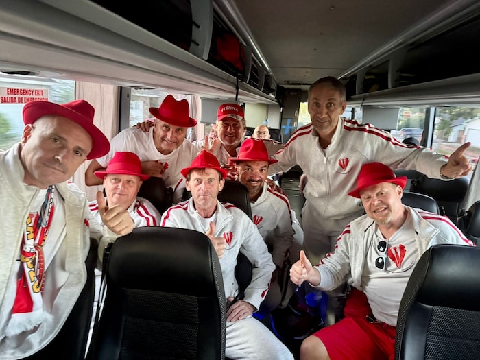 Die Red Hot Austrian Fans sind nach ihrer ersten Station in New York nun auch in San Franciso ...