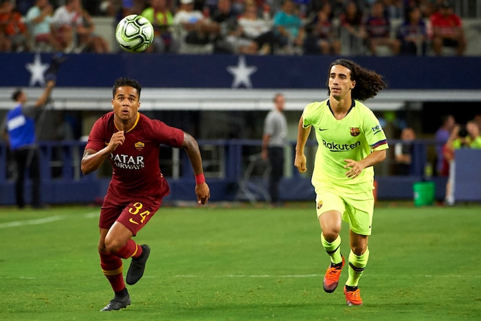 Bis 2020 stand Cucurella (r.) beim FC Barcelona unter Vertrag.