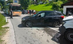 An den Fahrzeugen entstand erheblicher Sachschaden.