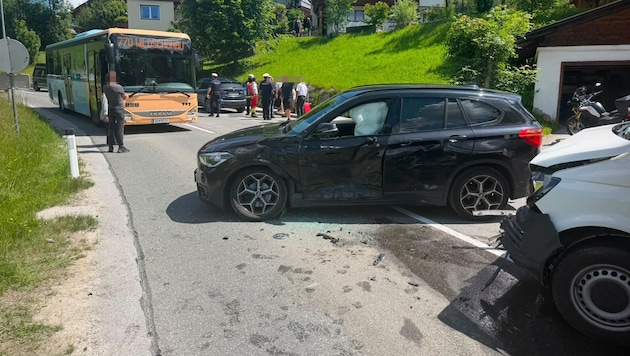 An den Fahrzeugen entstand erheblicher Sachschaden.