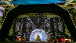 Immer alles in Bewegung: Der Festwochen-„Parsifal“ ist optisch wie ein endloser Drohnenflug ...