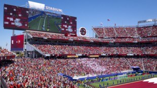 Das Logo von „Levi’s“ musste im Stadion von San Francisco aufgrund von FIFA-Regularien abgedeckt ...