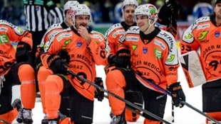 Nico Brunner (li.) mit dem nach Finnland abgewanderten Lukas Haudum (re.)