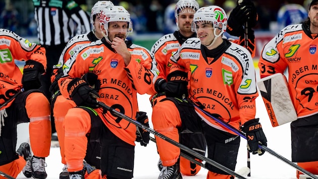 Nico Brunner (li.) mit dem nach Finnland abgewanderten Lukas Haudum (re.)