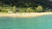 Am Weißensee darf Markus Limarutti mit Netzen fischen, und er stellt in einer Zuchtanlage auch ...