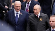 Lukaschenko mit Putin bei der Parade am 9. Mai in Moskau