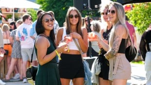 Barkeeper überraschen die Besucher mit außergewöhnlichen Drink-Kreationen.