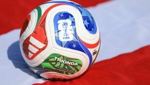 Der Adidas Trionda ist der offizielle Ball der Fußball-WM 2026 – wir verlosen zehn Stück davon.
