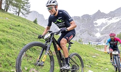 Titelverteidiger Hermann Pernsteiner ist bei der Alpentour wieder am Start.