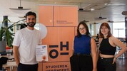 Umut Ovat, Selina Wienerroither und Viktoria Kudrna von der ÖH (im Bild von links nach rechts) ...