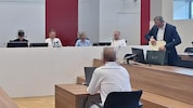 Dem Angeklagten ist der wohlwollende Spruch des Schöffensenats genehm. Die Staatsanwältin ...