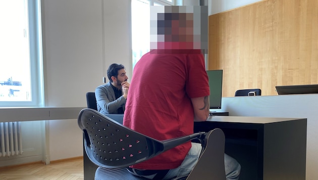 Der Angeklagte verstrickte sich nicht nur bei der Polizei in Lügen. Weitere frei erfundene ...
