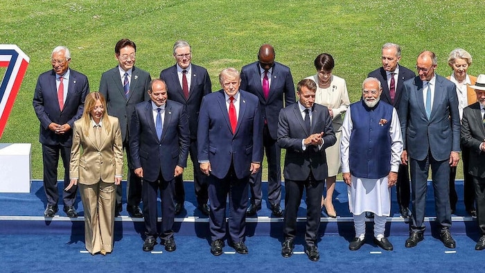 Meloni ganz in Gold beim G7-Gipfel