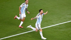 Lionel Messi (re.) traf für Argentinien doppelt.