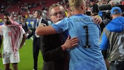 Ralf Rangnick feierte mit seinen Schützlingen.