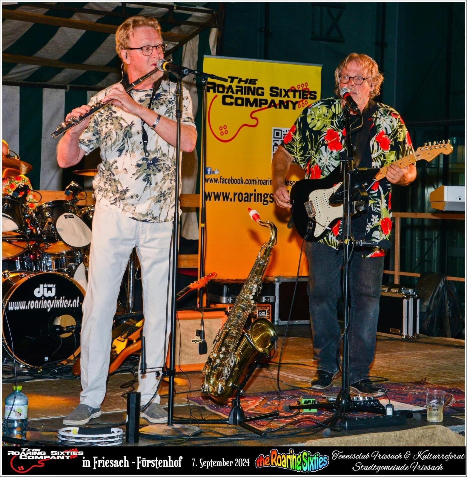 Robert Gruber mit Querflöte bei einem Roaring-Sixties-Auftritt vor wenigen Jahren in Friesach.
