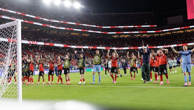 Our ÖFB team celebrated with the fans after the 3-1 win over Jordan.