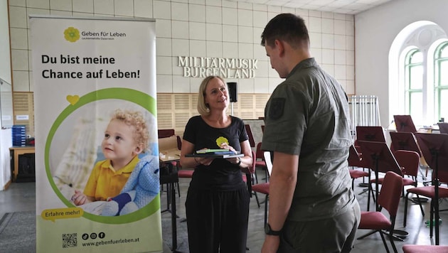 In der Martinkaserne in Eisenstadt ließ sich der Soldat der Militärmusik als Stammzellenspender ...