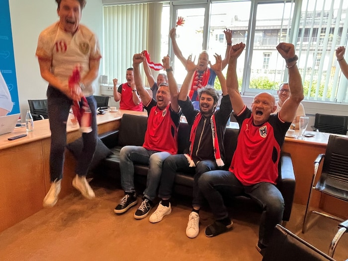 Er macht es!