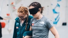 Lilli Laschitz (re.) mit Ansagerin Annika Behlen