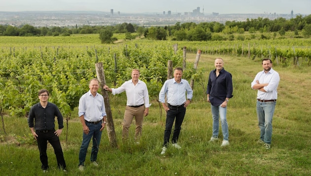 Die sechs WienWein-Winzer (v.l.:) Josef Wimmer-Schmidt (Cobenzl), Fritz Wieninger (Wieninger), ...