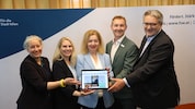 Stadtrat Peter Hacker, die drei FSW-Chefs Michael Rosenberg, Anita Bauer, Susanne Winkler und ...