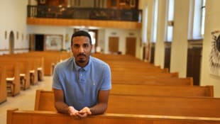 Steven Boamah in seiner Pfarre Herz Jesu in Wien-Floridsdorf