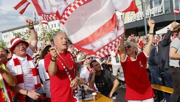 2500 Gäste hatten sich zum Public Viewing der „Krone“ in Seiersberg-Pirka eingefunden, die ...