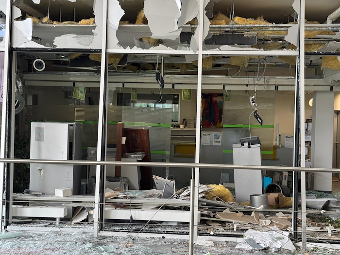 Die Bank in Gmunden war nach der Sprengung übelst beschädigt