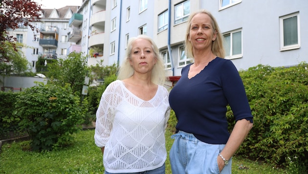 Cornelia P. (li.) und Martina Hammerer haben nicht nur einmal benutzte Spritzen gefunden.