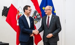 LH Anton Mattle (re.) will mit Ende seines halbjährlichen Vorsitzes Fortschritte erzielen, ...