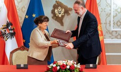 Landeshauptmannstellvertreterin Khom und Montenegros Vizepremier Gjeloshaj unterzeichneten am ...