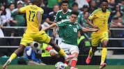 Gilberto Mora (Mi.) legte beim Auftakt gegen Südafrika eine Talentprobe ab.