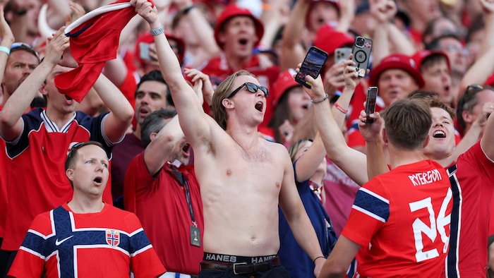 Nicht nur im Stadion war die Stimmung bei den Norwegern prächtig.