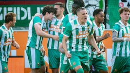 Am 25. Mai feierte Rapid im Play-off gegen Ried einen 3:0-Heimsieg und den Sprung nach Europa – ...