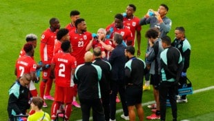Die Spieler von Panama bei der Trinkpause.
