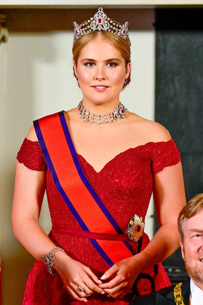 Kronprinzessin Amalia sah an diesem Abend ebenfalls zauberhaft aus!