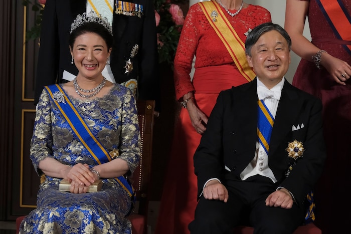 Kaiserin Masako an der Seite ihres Ehemannes Kaiser Naruhito
